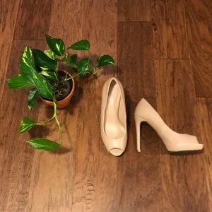 Le Chateau Nude Peep Toes.